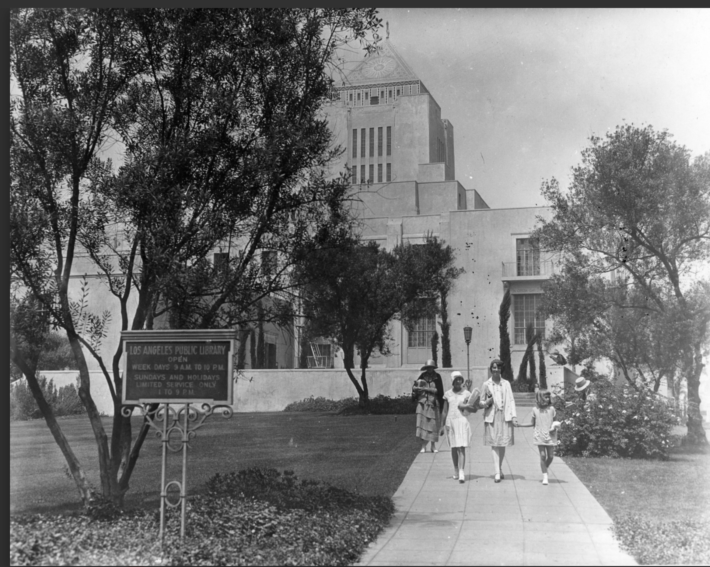 The walkway from Garden Terrace 1930s