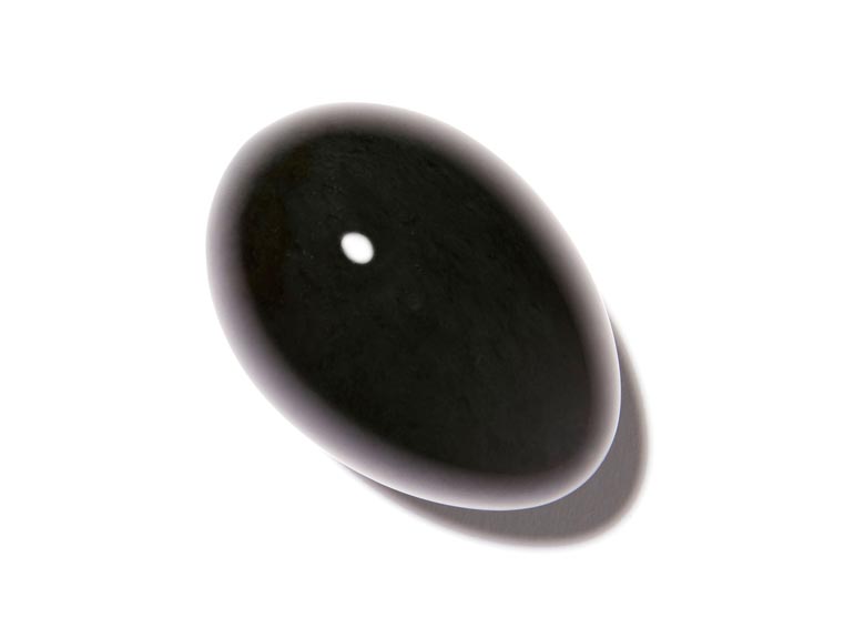 black egg-shaped beauty blender